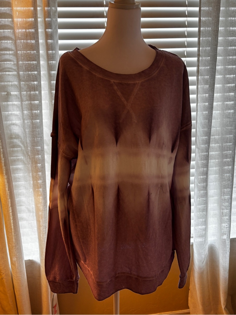 Easel Tie-Dye Crewneck Sweatshirt in Mauve/Purple and Cream.  Size M. NWT